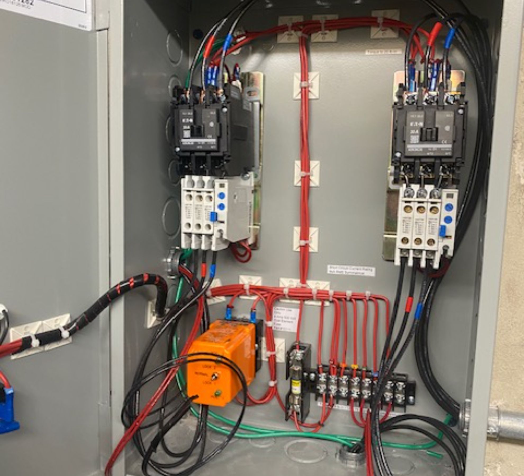 Complete Electrical Solutions for Businesses<br />
